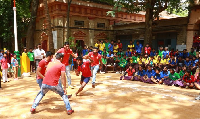 Nippon Paint organises Meet n Greet with Bengaluru Bulls for School children - 1