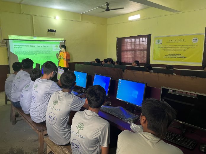 Dubai-Based Teen, Kavin Khanna Collaborates with KCS Foundation to Launch Digital Literacy Initiative in Bihar1