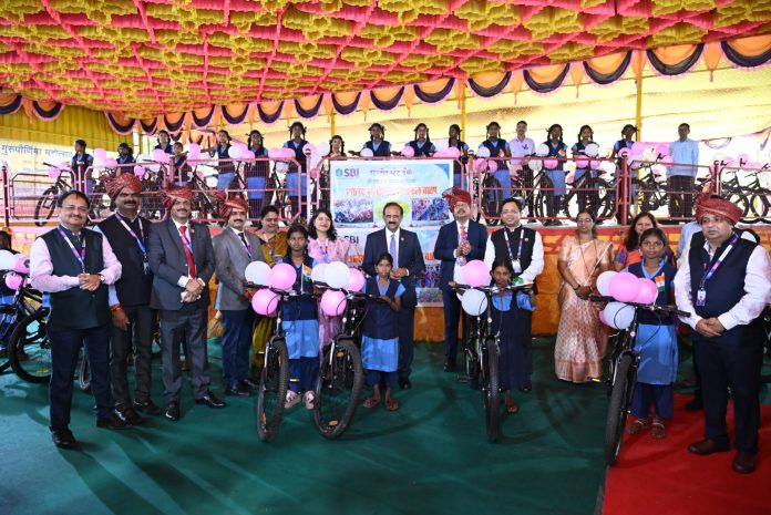 SBI Hosts Mega Jan Suraksha Financial Inclusion Saturation & Awareness Camp at Khalapur3