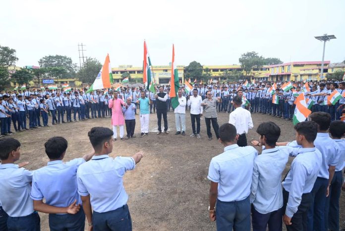 Students celebrating the spirit of India